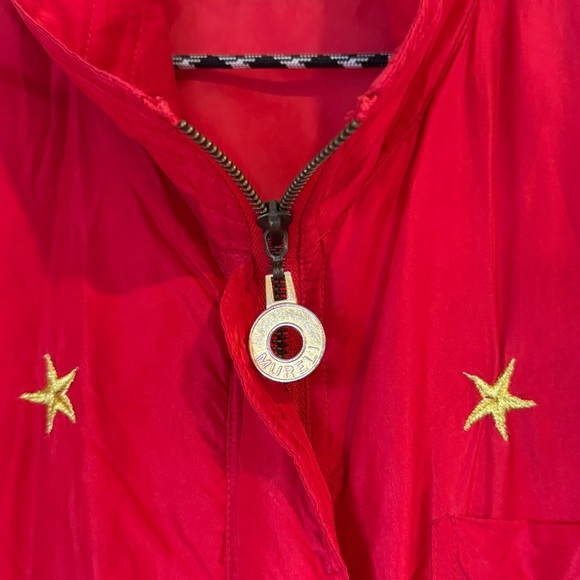 Vintage Mureli Red Silk Ladies Windbreaker w/Stars - Ladies Small but Fits Med - Picture 3 of 8